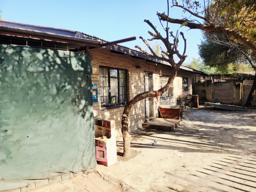 2 Bedroom Property for Sale in Oos Einde North West